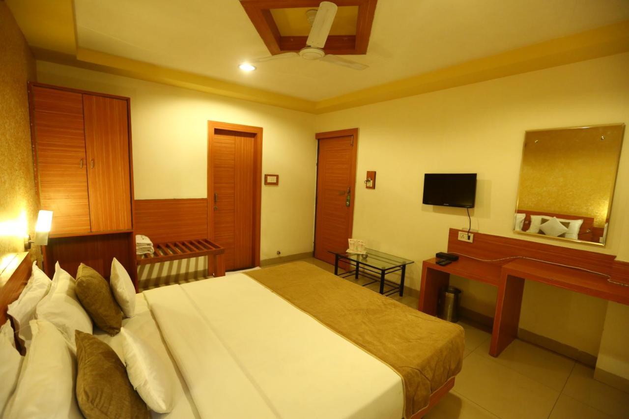 Hotel Paradise Indore Exterior photo